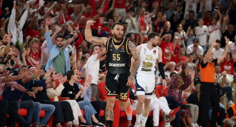 η-ομάδα-που-συνεχίζει-ο-μάικ-τζέιμς-21277