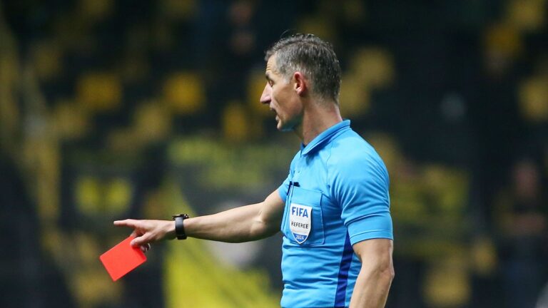 με-το-χέρι-στο-τσεπάκι-30411