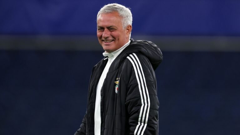 το-κουστούμι-επιστροφής-δεν-προλαβαί-64342