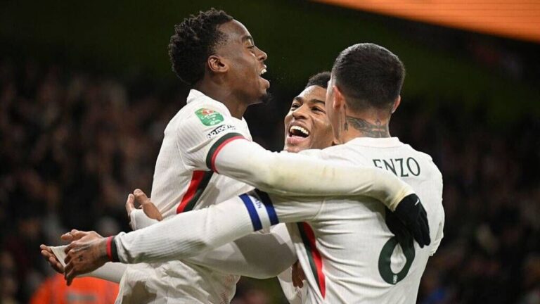 γκολ-από-τη-μία-κουλούρια-από-την-άλλ-66798