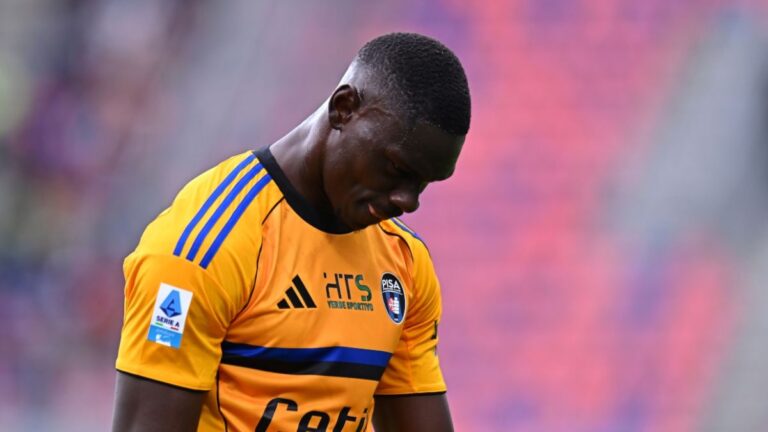 όσο-δεν-σκοράρει-μέσα-στο-σπίτι-της-66701