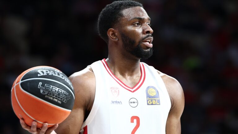 την-εκθρονίζει-με-ειδικά-στοιχήματα-κ-67975