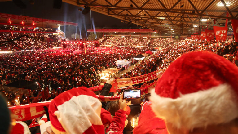 χριστούγεννα-στο-γήπεδα-με-τον-έναν-ή-τ-71744