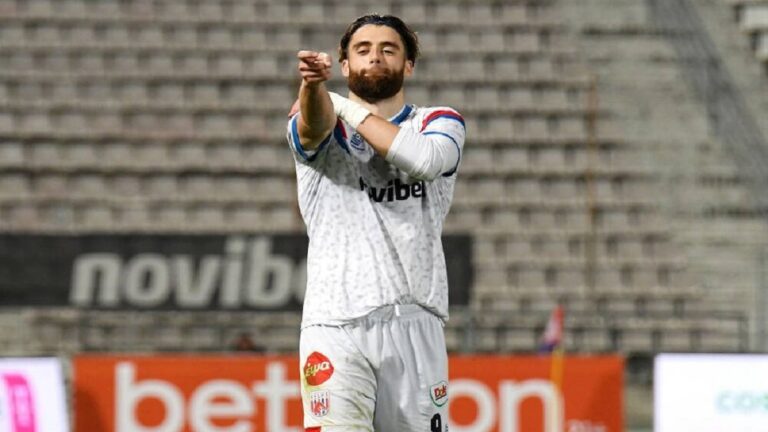 στoν-bόλο-εκτός-από-τσίπουρο-κερνάνε-π-70369