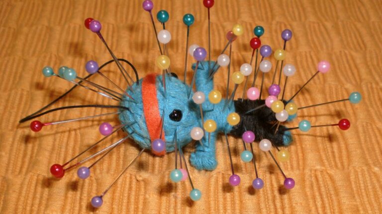 μόνο-με-βουντού-τους-σταματάει-72501