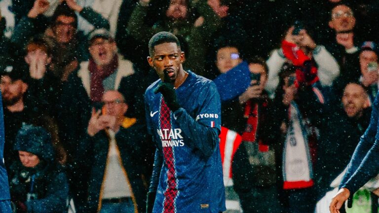 τα-βλέμματα-σε-δύο-γήπεδα-74297