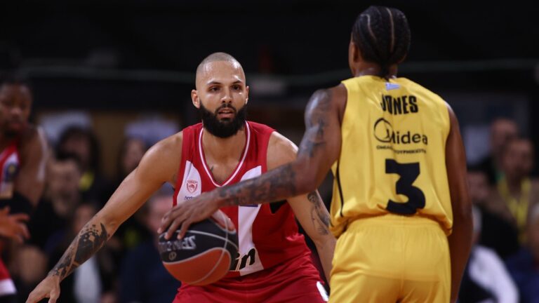 με-τα-ειδικά-σε-δύο-μέτωπα-76418