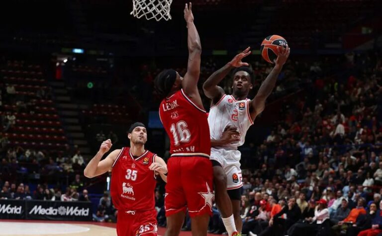 ευκαιρία-να-γυρίσει-τον-διακόπτη-77104