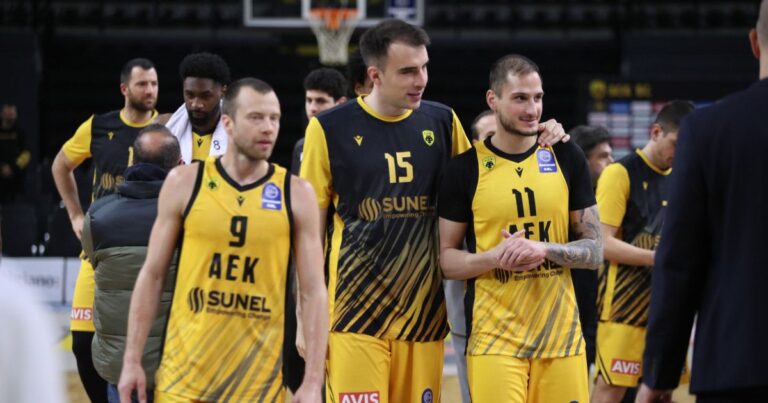 αεκ-μπανταλόνα-κανάλι-και-live-streaming-01-04-80019