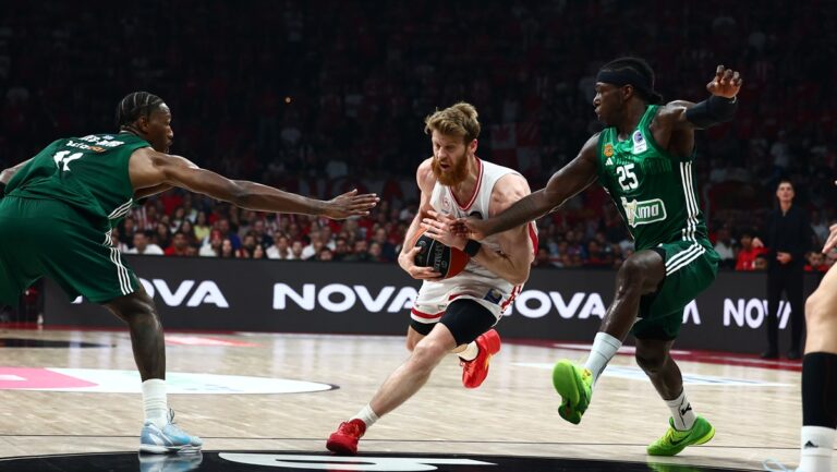 η-μεγάλη-μάχη-του-game-2-στο-οακα-με-ενισχυμέ-85590