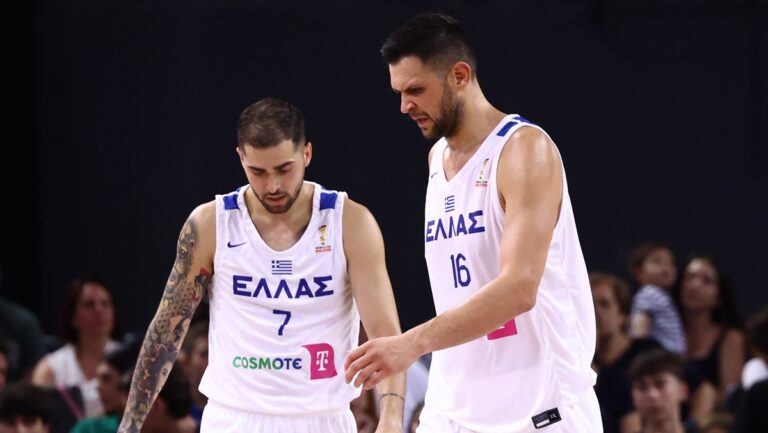 με-το-δεξί-η-επίσημη-αγαπημένη-στον-2ο-γ-91344